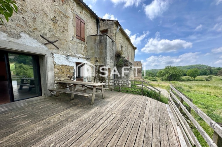 Maison vendue à Mirepoix, 263 m², terrain 1 108 m²
